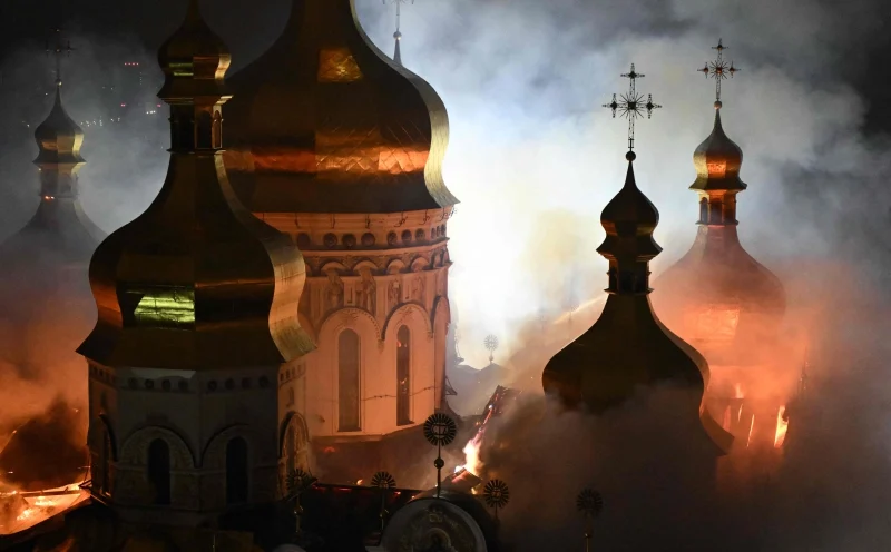 Russia Strikes Kyiv Pechersk Lavra – UNESCO World Heritage Cathedral Set Ablaze